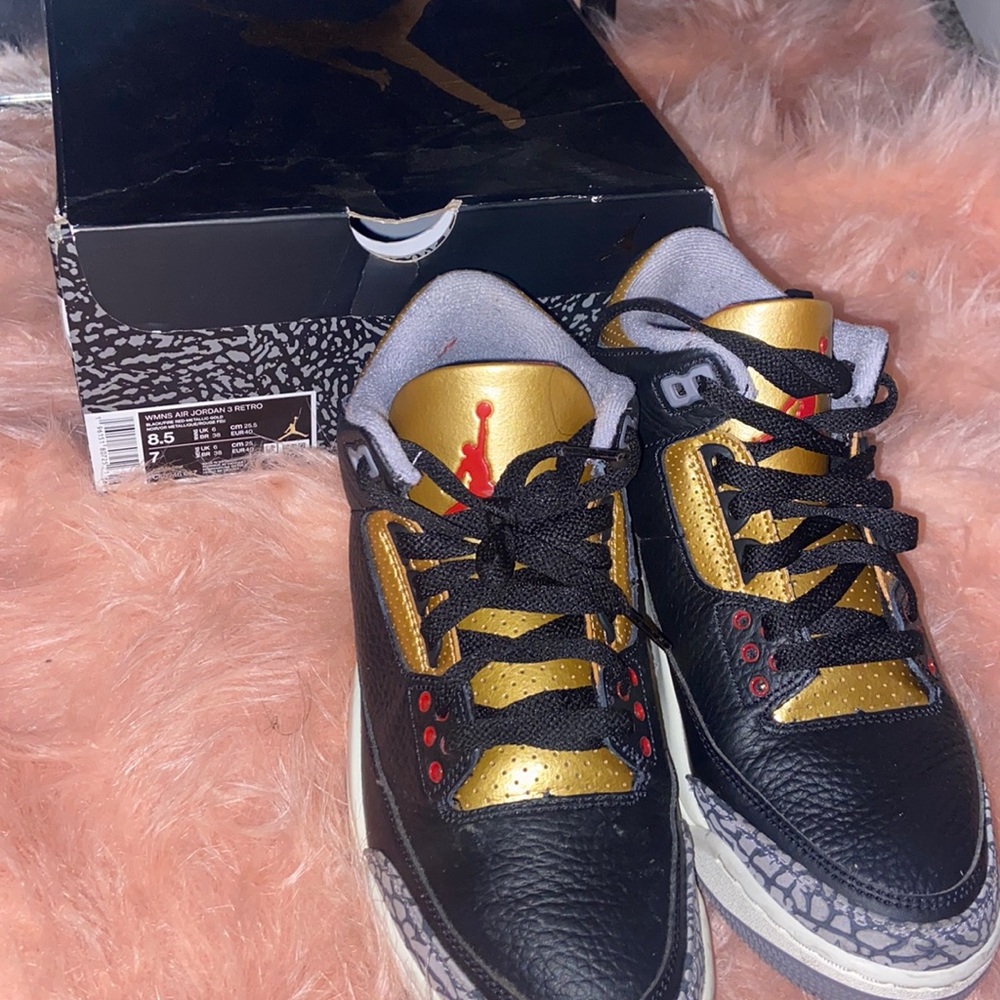 Retro 3 comes with box